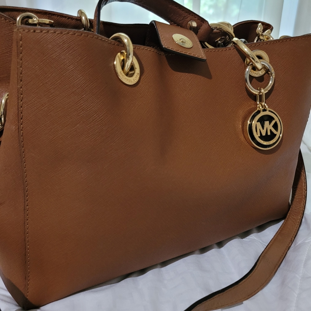 Hand bag